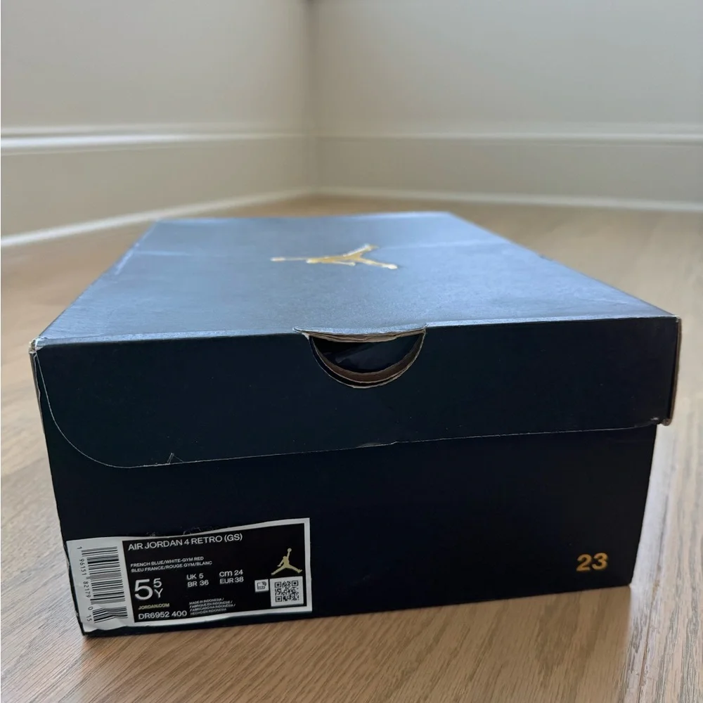 Brand new Grade school Jordan 4 MESSY ROOM w/extra laces and OG BOX - Picture 11 of 11